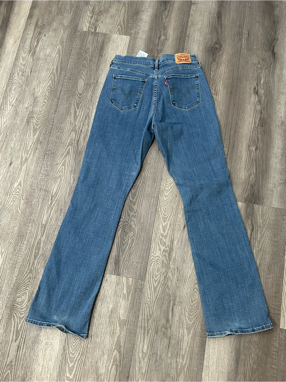 Levi's Women's Medium Blue Flare denim jeans classic Bootcut size 6 28 W 32 ins